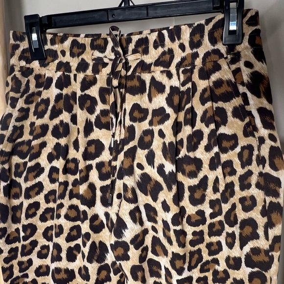 Zara Basics lightweight cheetah print elastic waist pleated cuff hem pockets - Picture 5 of 11